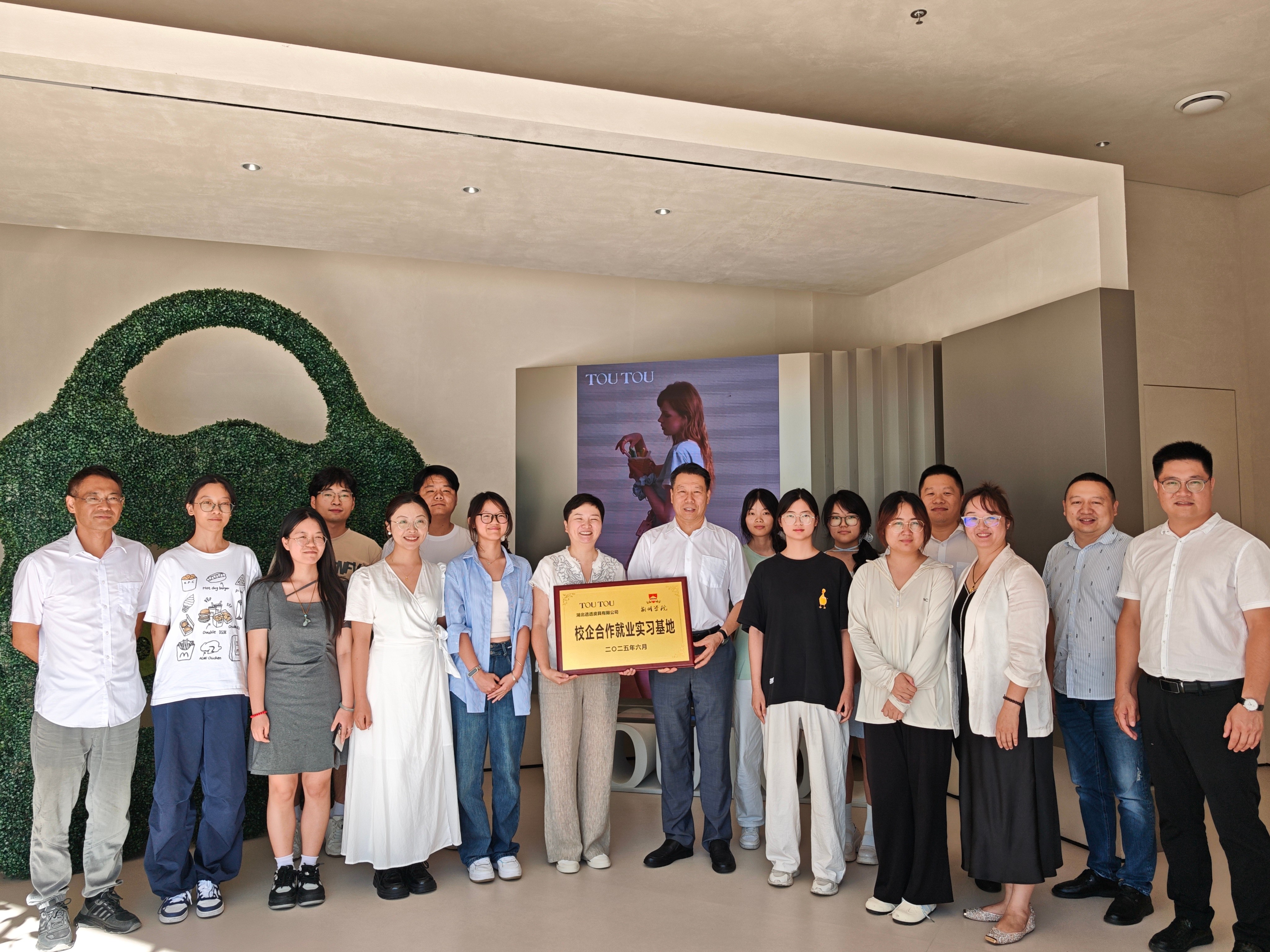 3333(1).jpg 3333(1).jpg