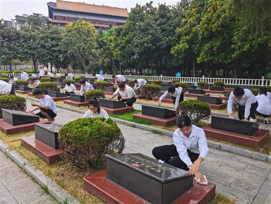 EB1B3F838152155EF0DC915BB63D99AF