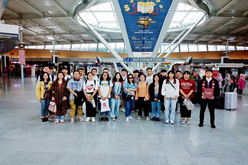 合影13.jpg 合影13.jpg