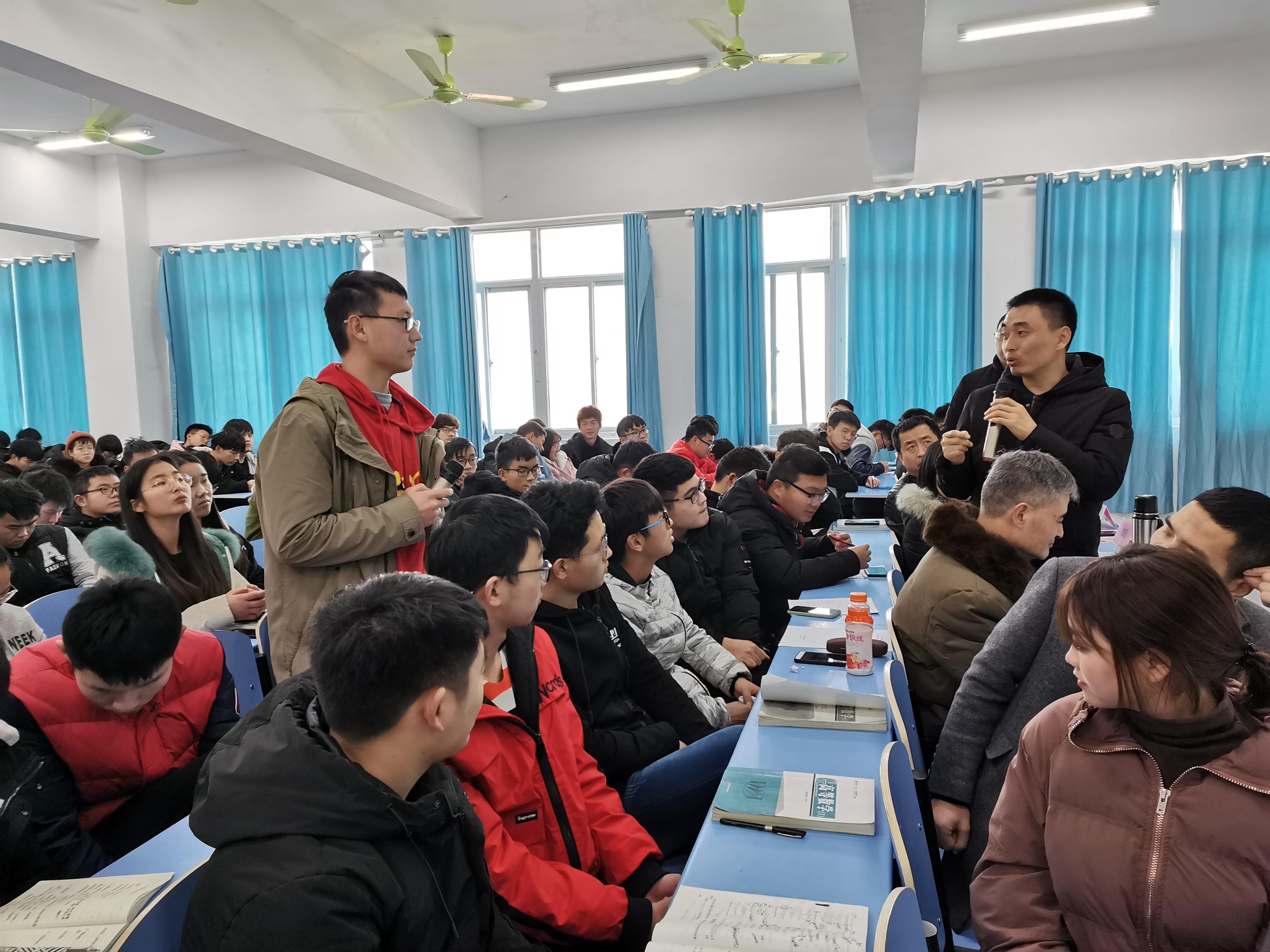 现场交流.jpeg 现场交流.jpeg