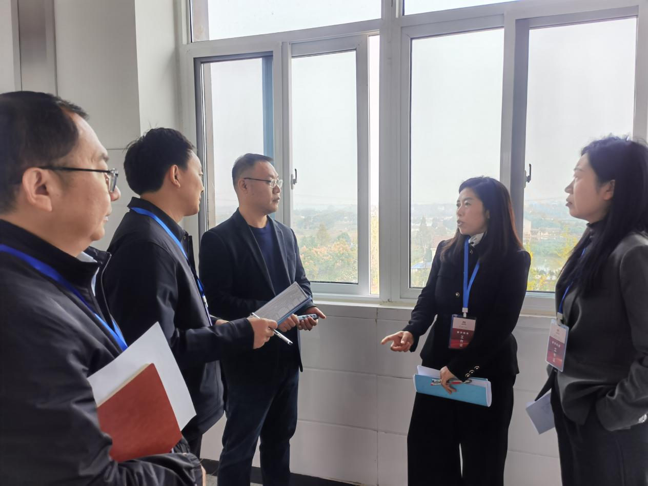 4A75ACDAD2A4B3A18DD46B8D8DBF00EF