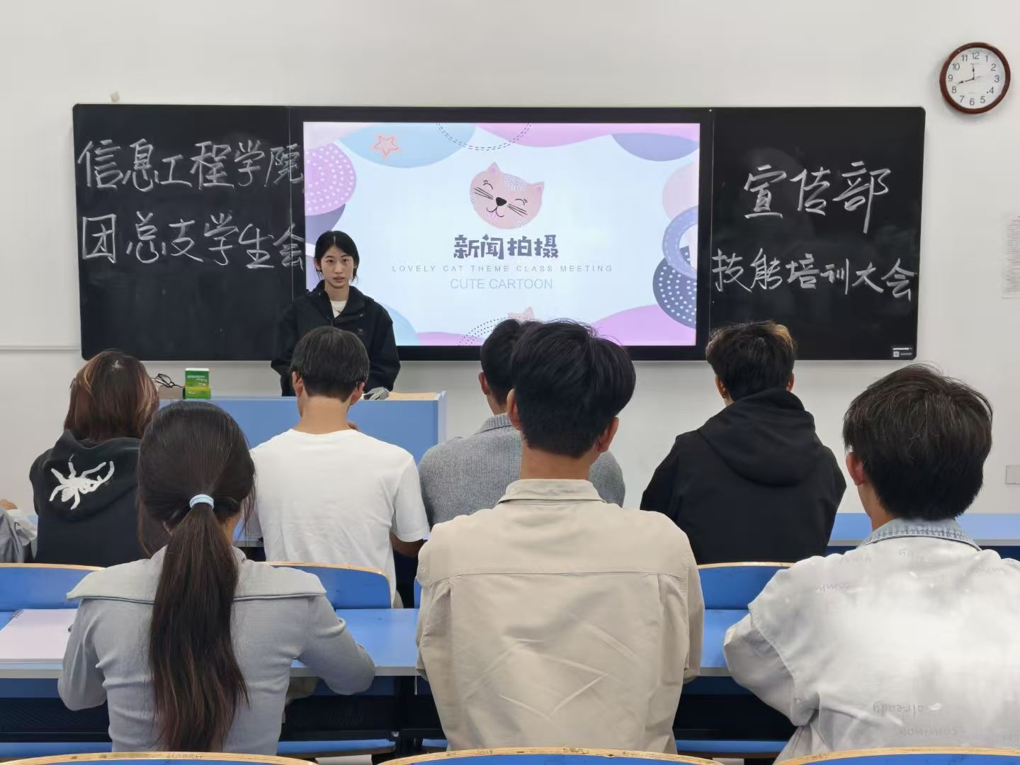 c3cb81e12cd7a40f4d656d4ac4cc811a