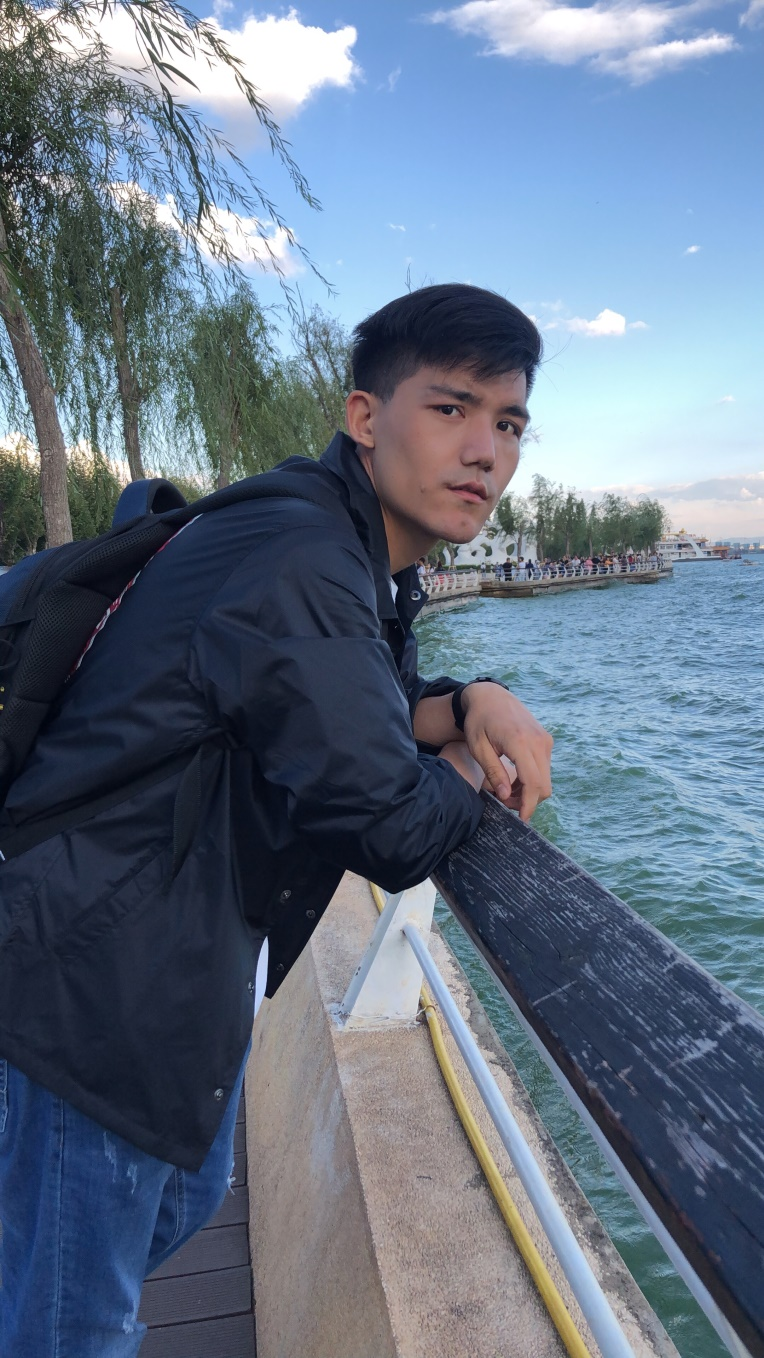 优秀校友1.png 优秀校友1.png